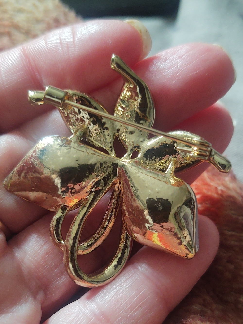 Purple Crystal Flower Brooch - Picture 3 of 4